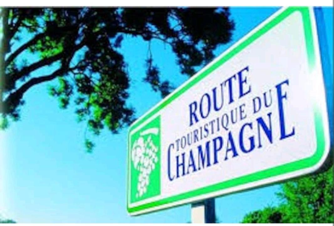 Les Chambres Touristique Julea Dienville Екстер'єр фото